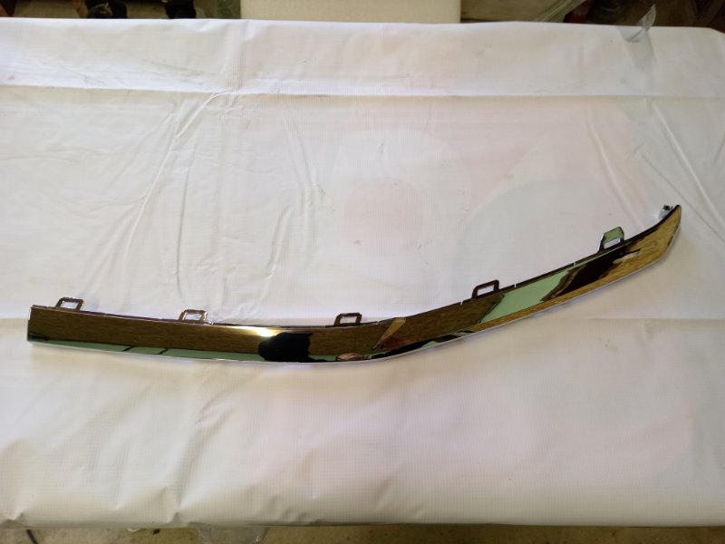 Молдинг бампера передний левый Geely Monjaro