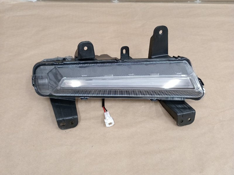 Дневной ходовой огонь правый передний Geely Coolray