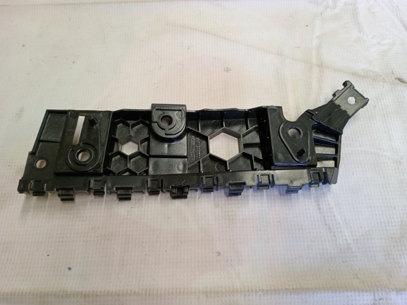 Кронштейн бампера переднего правый Chery Tiggo 7