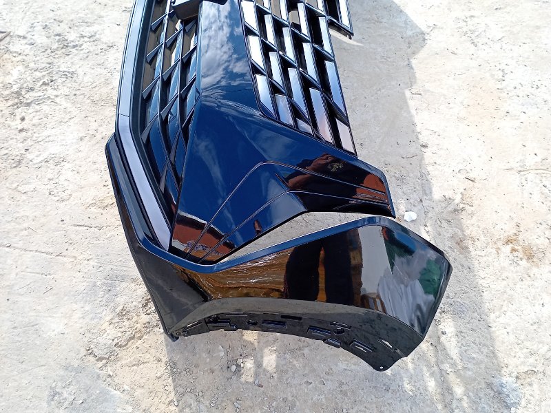 Бампер передний черный Geely Atlas New