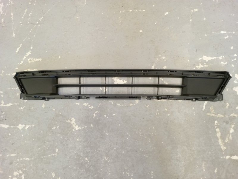 Решетка в бампер передняя Geely Monjaro