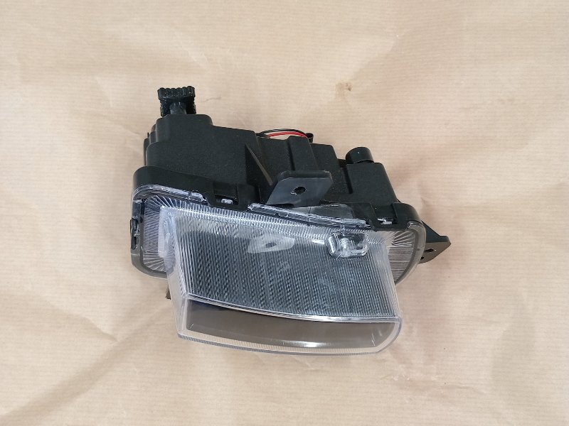 Фара противотуманная левая Geely Coolray