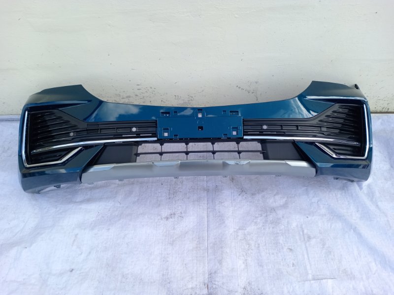 Бампер передний изумрудный Geely Monjaro