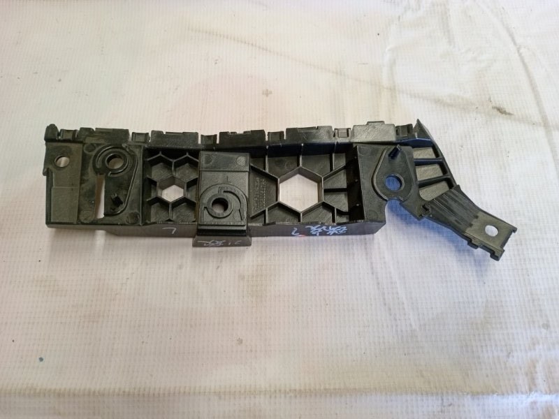 Кронштейн бампера переднего левый Chery Tiggo 7