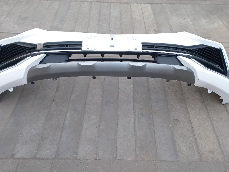 Бампер передний белый Geely Monjaro