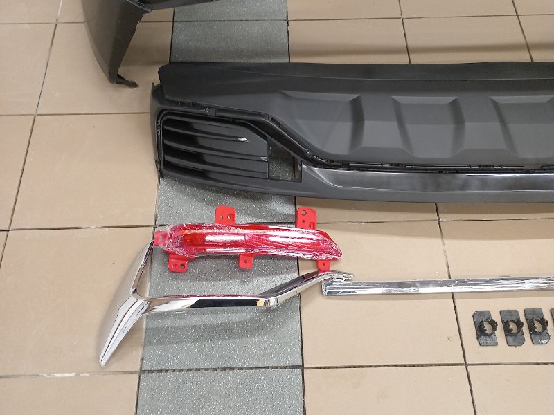 Бампер задний под покраску Geely Monjaro