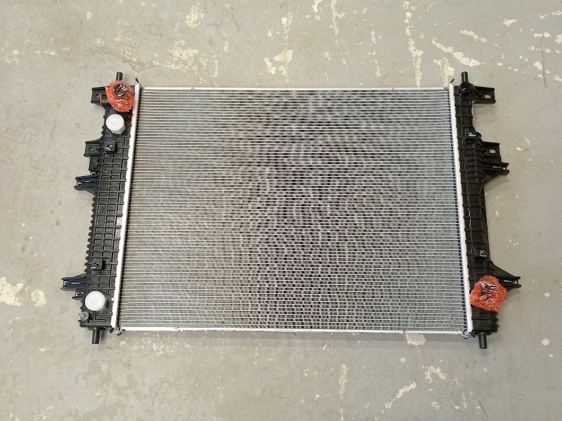 Радиатор охлаждения двигателя Chery