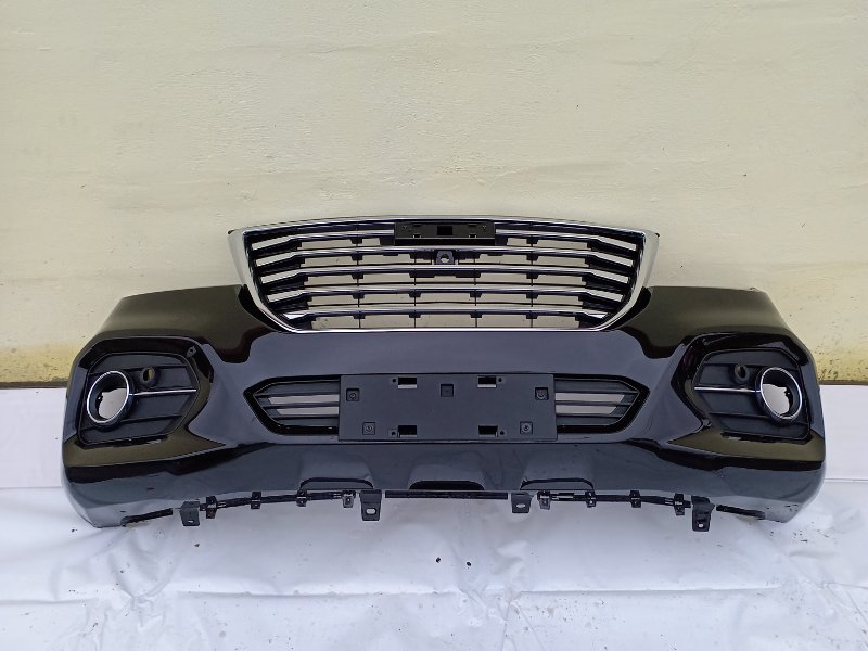 Бампер передний черный Haval H9