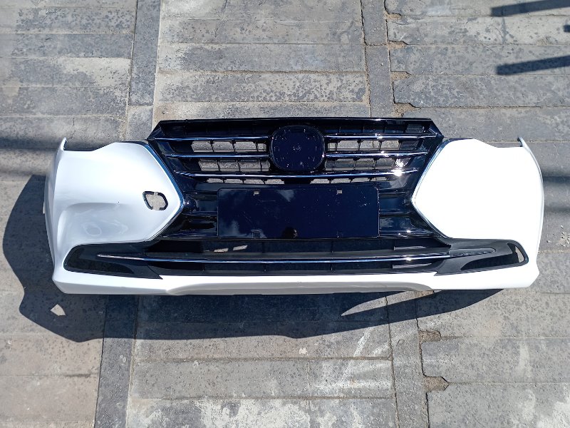 Бампер передний белый перламутровый Changan Alsvin