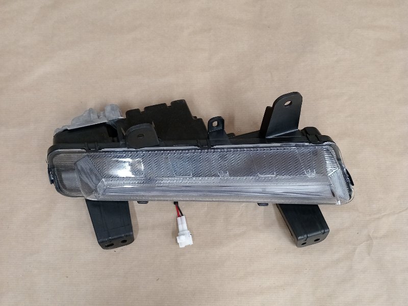 Дневной ходовой огонь правый передний Geely Coolray