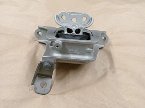 Опора двигателя правая Chery Arrizo 8